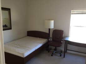 235 Metropolitan Dr in Milpitas, CA - Building Photo