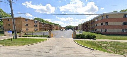 Park Lane Apartments in Des Plaines, IL - Building Photo - Building Photo