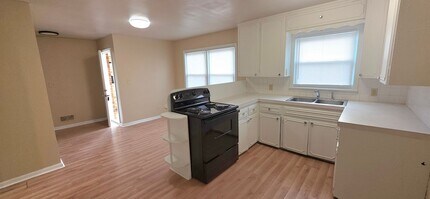 1930 S Fremont Ave in Springfield, MO - Building Photo - Building Photo