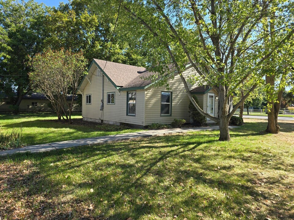 8812 N Reed Rd in Hayden, ID - Building Photo