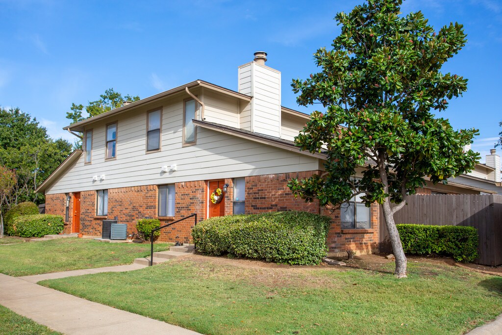 Chisholm Trail Townhomes in Fort Worth, TX