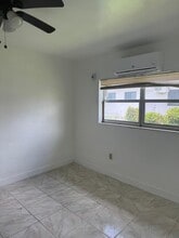 1340 NE 111th St, Unit 4 in Miami, FL - Building Photo - Building Photo