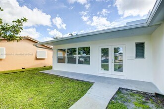 1801 N 54th Ave in Hollywood, FL - Building Photo - Building Photo
