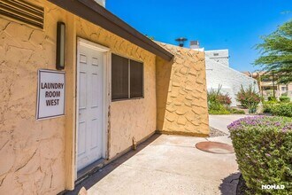 8055 E Thomas Rd in Scottsdale, AZ - Building Photo - Building Photo