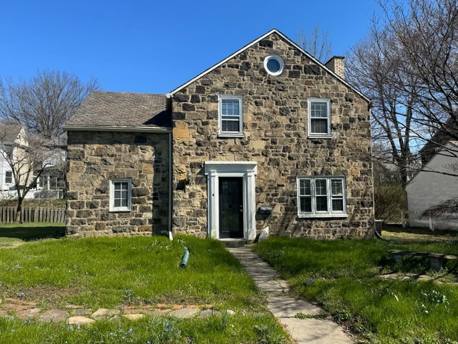 4 Laurel Village in Pittsburgh, PA - Building Photo - Building Photo
