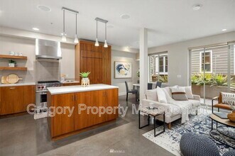 732 Boylston Ave E in Seattle, WA - Building Photo - Building Photo