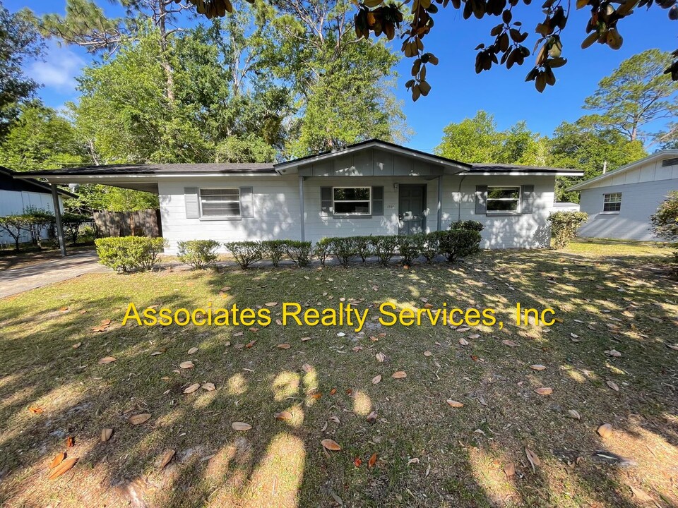 2920 NE 18th Dr in Gainesville, FL - Building Photo