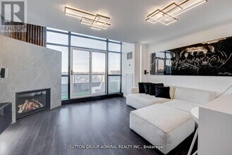 200 Manitoba St in Toronto, ON - Building Photo - Building Photo