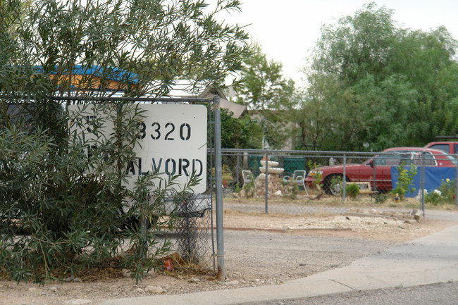 3320 E Alvord Rd in Tucson, AZ - Foto de edificio - Building Photo