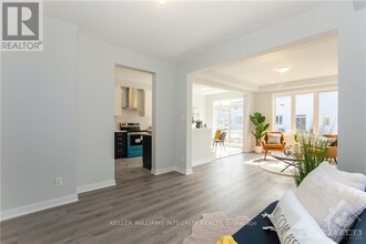 212 Ormiston Cres in Ottawa, ON - Building Photo - Building Photo