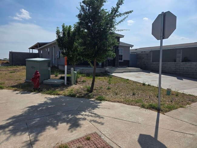 621 Bluebeard Ct in Laredo, TX - Building Photo - Building Photo