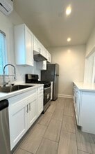 140 Olive St, Unit #B in Glendale, CA - Foto de edificio - Building Photo