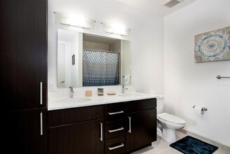 1905 Holcombe Blvd in Houston, TX - Building Photo - Building Photo