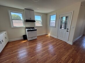 182 Sheridan St, Unit #3 in Bridgeport, CT - Foto de edificio - Building Photo