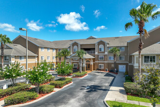 Lake Point Senior Apartments in Tavares, FL - Building Photo - Building Photo