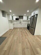 73 Blackbird Wy in Hamilton, ON - Building Photo - Building Photo