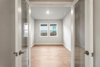 204 Grn Knl Ln, Unit 111 in Georgetown, TX - Building Photo - Building Photo