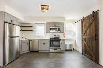 43 Pleasant Way in Montclair, NJ - Building Photo - Building Photo