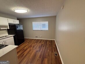 8117 Attleboro Dr in Jonesboro, GA - Building Photo - Building Photo