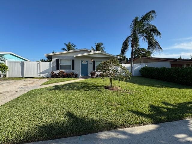608 SW 8th Ct in Delray Beach, FL - Building Photo - Building Photo