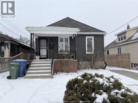 958 Lillian Ave in Windsor, ON - Building Photo