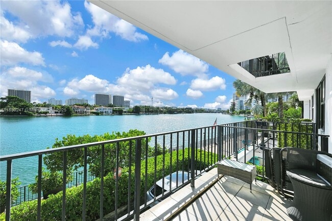 property at 10101 E Bay Harbor Dr