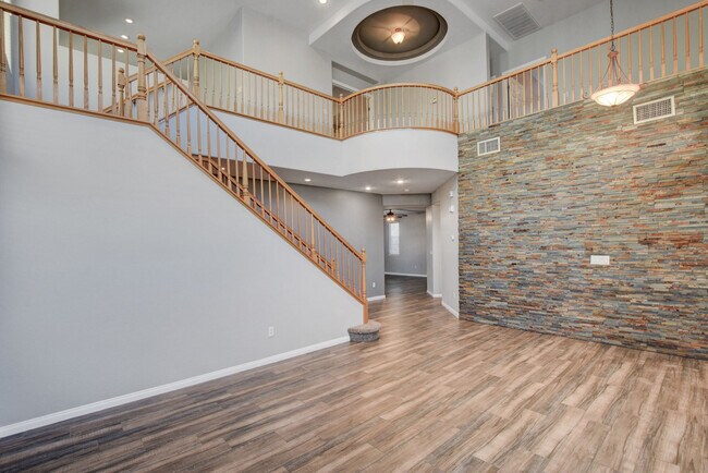 5643 Almocita Ct