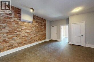 477 King St E in Hamilton, ON - Building Photo - Building Photo