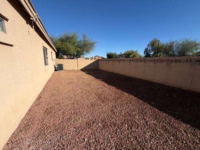 16817 W Cottonwood St in Surprise, AZ - Building Photo - Building Photo