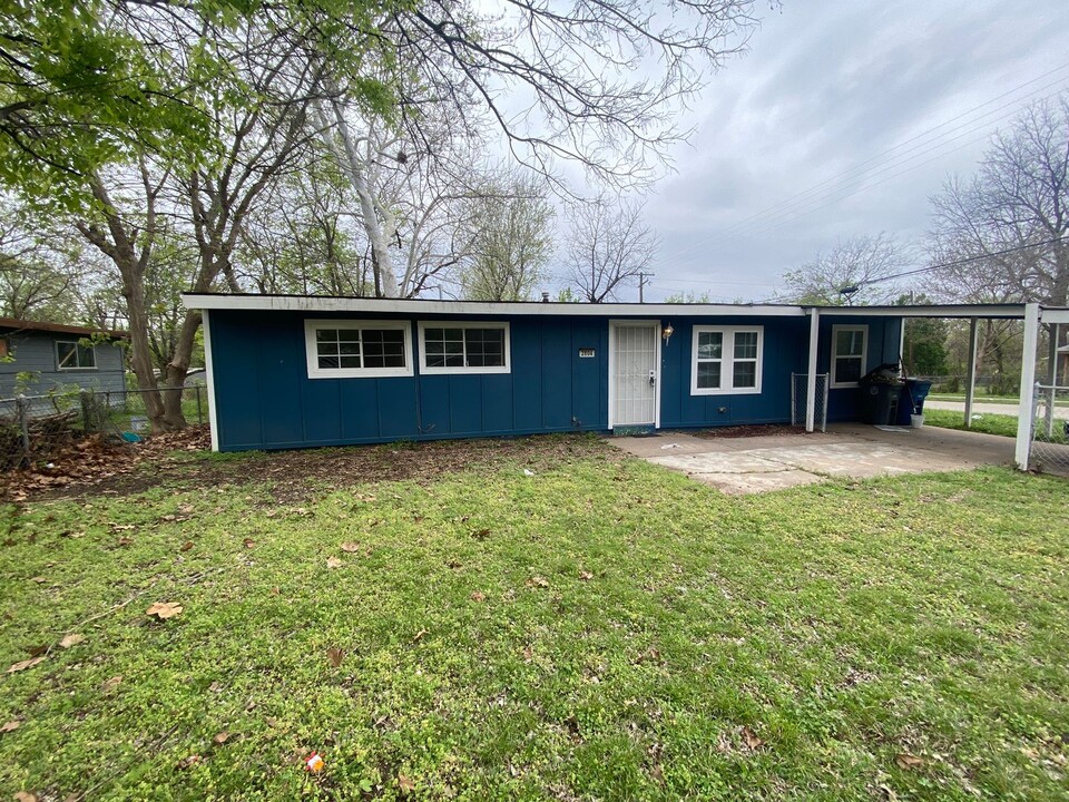 2804 E 45th St N in Tulsa, OK - Building Photo