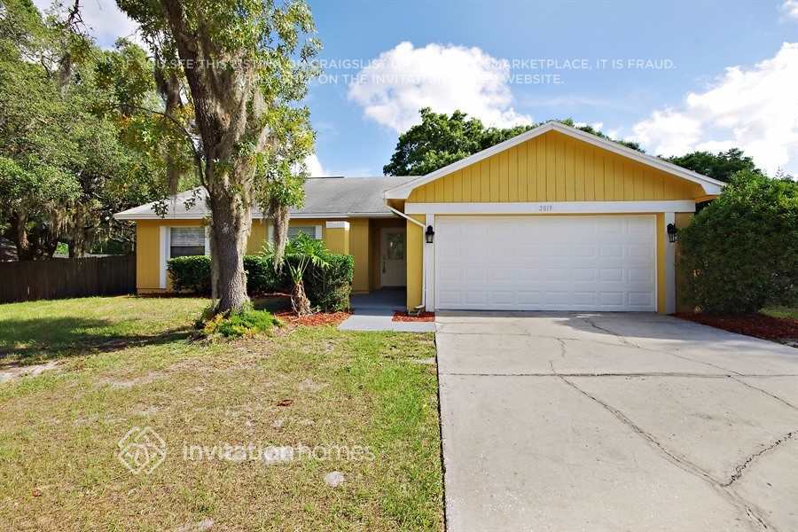 2819 Bermuda Ave N in Apopka, FL - Foto de edificio