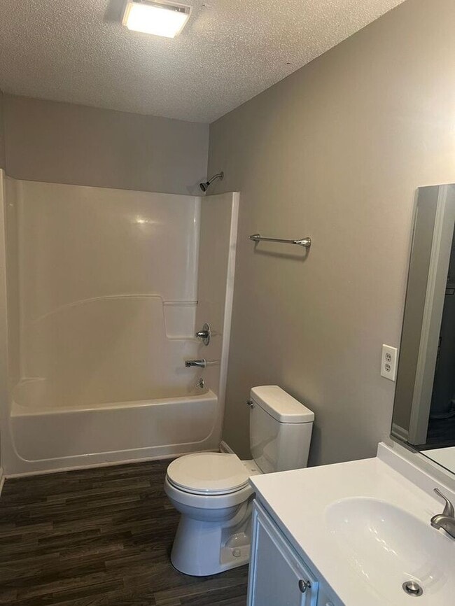 1116 Martin St, Unit 2A in Greensboro, NC - Foto de edificio - Building Photo