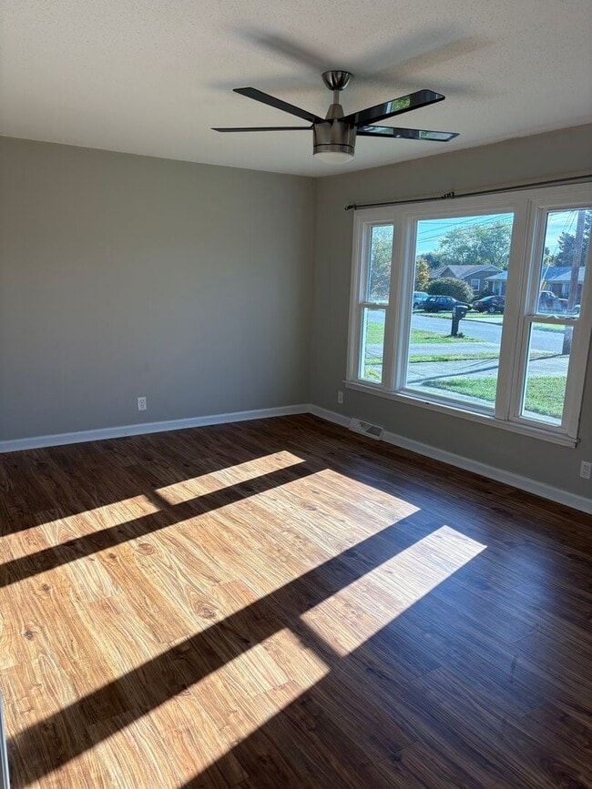 213 Aster Dr in Clarksville, TN - Building Photo - Building Photo