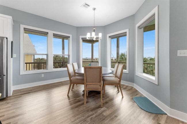 property at 4111 Isla Del Sol Dr