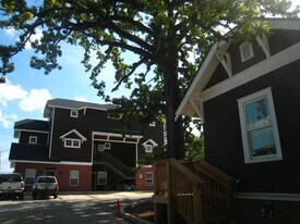 121 Bragg Ave in Auburn, AL - Building Photo