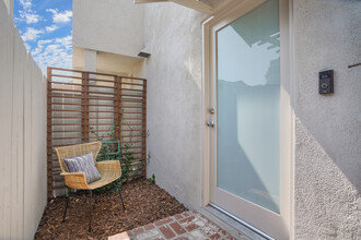 1423 Cloverfield Blvd in Santa Monica, CA - Building Photo - Building Photo