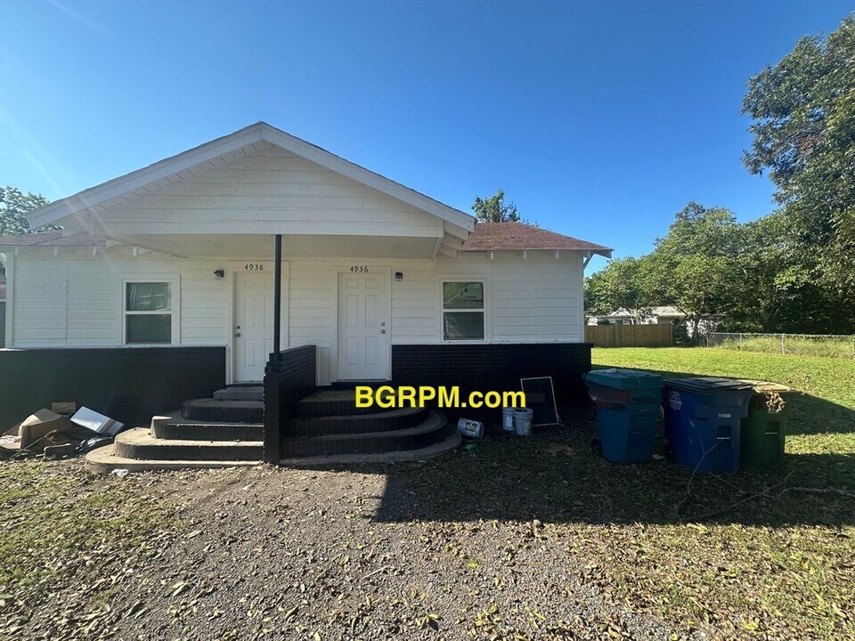 4936-4938 Atkins St in North Little Rock, AR - Building Photo