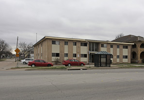 2701 Hemphill St in Fort Worth, TX - Building Photo