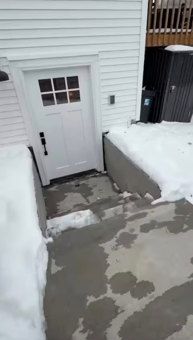 4434 Honey Bee Rdg, Unit Lower Level in Des Moines, IA - Foto de edificio - Building Photo