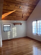 1506 Emerald Dr, Unit Studio Apartment w garage in Hartford, WI - Building Photo - Building Photo