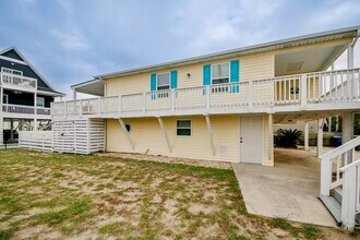 318 31st Ave N in North Myrtle Beach, SC - Building Photo - Building Photo