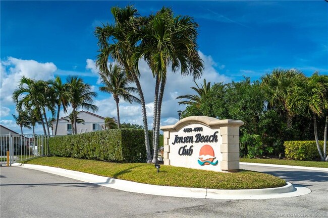 4444 NE Ocean Blvd in Jensen Beach, FL - Building Photo - Building Photo