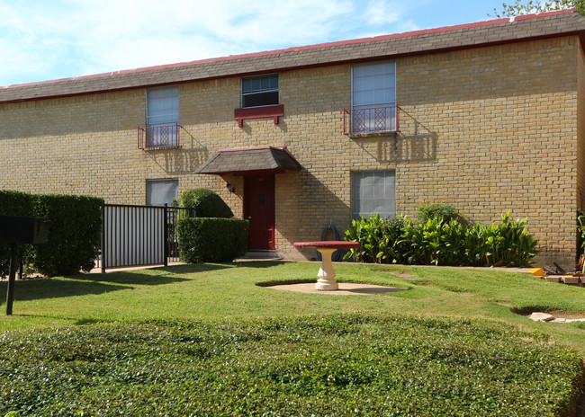 CarMel in Waco, TX - Foto de edificio - Building Photo