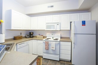 Canyon Court in Lawrence, KS - Building Photo - Interior Photo