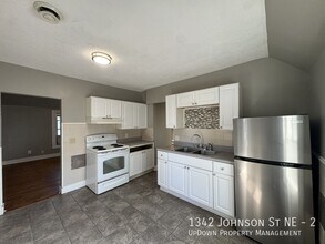 1342 Johnson St NE in Minneapolis, MN - Building Photo - Building Photo