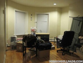 14 Wait St, Unit 3F in Boston, MA - Foto de edificio - Building Photo