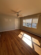 34 Colfax Ave, Unit 2nd flr in Wanaque, NJ - Foto de edificio - Building Photo