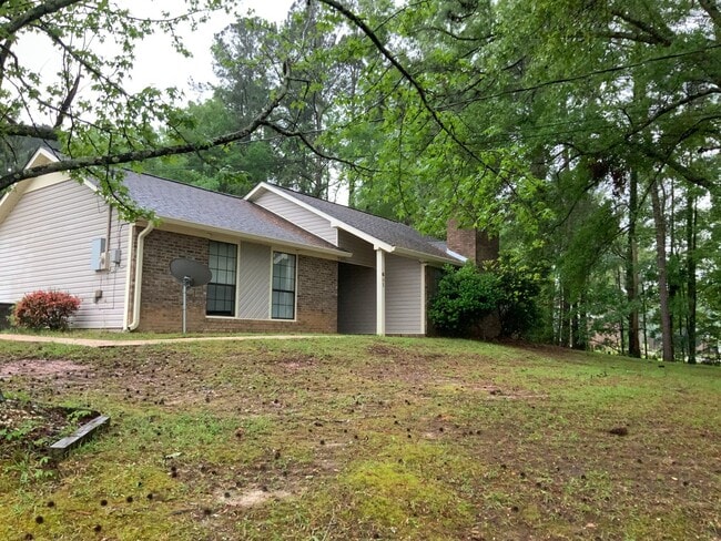 property at 601 Iroquois Dr