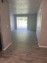 The Village Apartments in Broken Arrow, OK - Foto de edificio - Building Photo