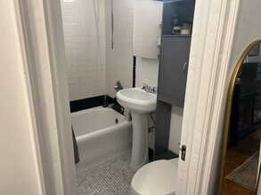 310 E 44th St in New York, NY - Building Photo - Building Photo